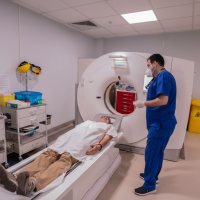 Hospital de Tomé aporta reducir lista de espera de exámenes TAC para usuarios de Talcahuano y Hualpén